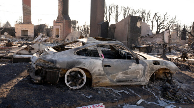 λος-αντζελες-aποκαΐδια-σπιτιών-και-άθι-563417746