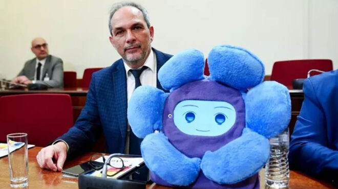 εντός-και-εκτός-μια-μαργαρίτα-για-πα-563445313