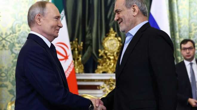 ο-πούτιν-υποδέχθηκε-τον-πεζεσκιάν-στη-563422123