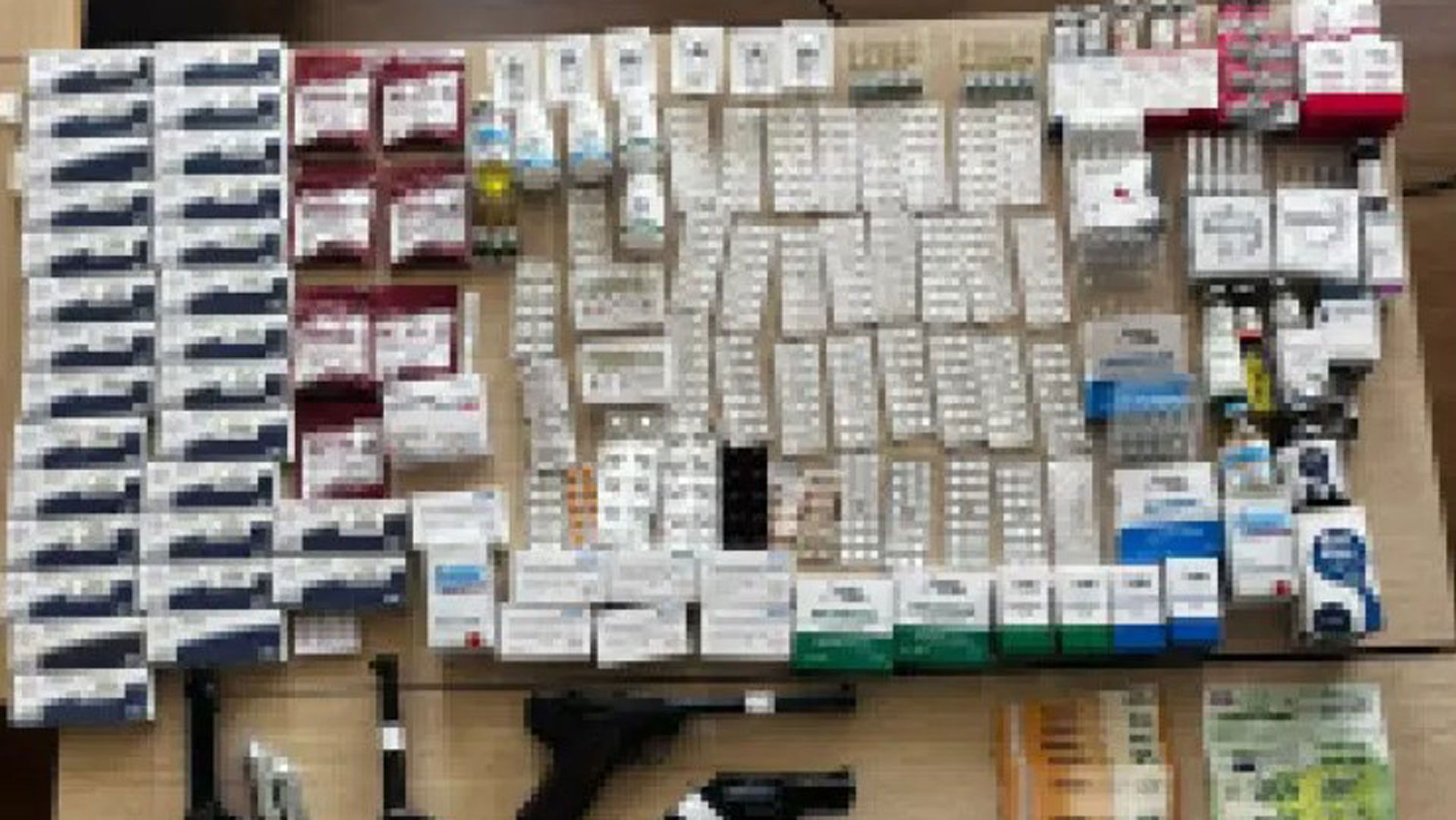 ΕΛ.ΑΣ.: Δεκάδες συλλήψεις για ουσίες ντόπινγκ – Δίκτυο με ράβδους χρυσού και όπλα-1