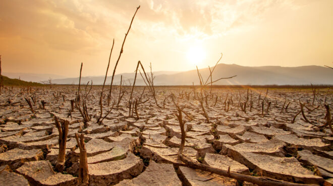 περιβαλλοντική-κρίση-και-φυλετικές-α-563443708