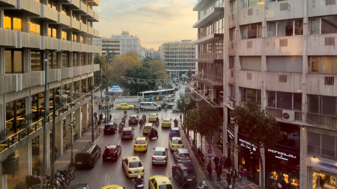 εκανε-όπισθεν-στην-κηφισίας-για-να-απ-563401966