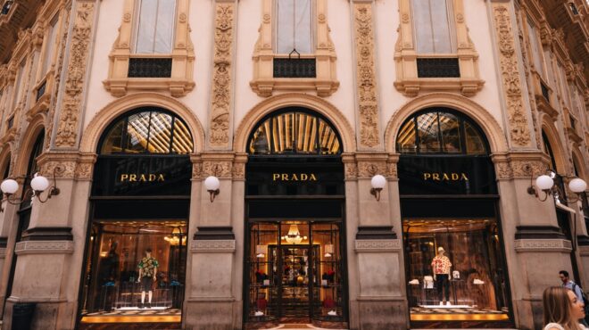 σκέψεις-της-prada-για-εξαγορά-της-versace-563411800