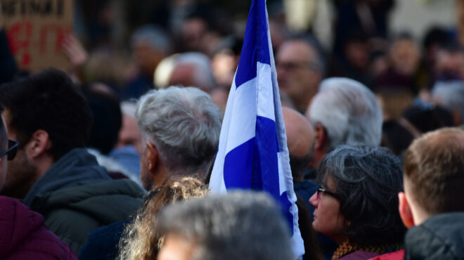 χιλιάδες-διαδηλωτές-στο-σύνταγμα-για-563437120