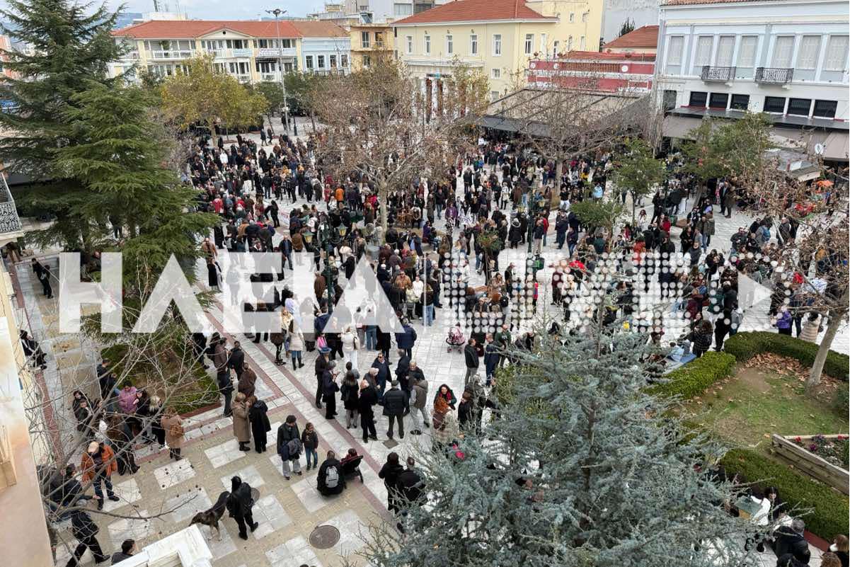 «Θα μπορούσα να ήμουν κι εγώ μέσα στο τρένο, θα μπορούσαμε να είμαστε όλοι»-12