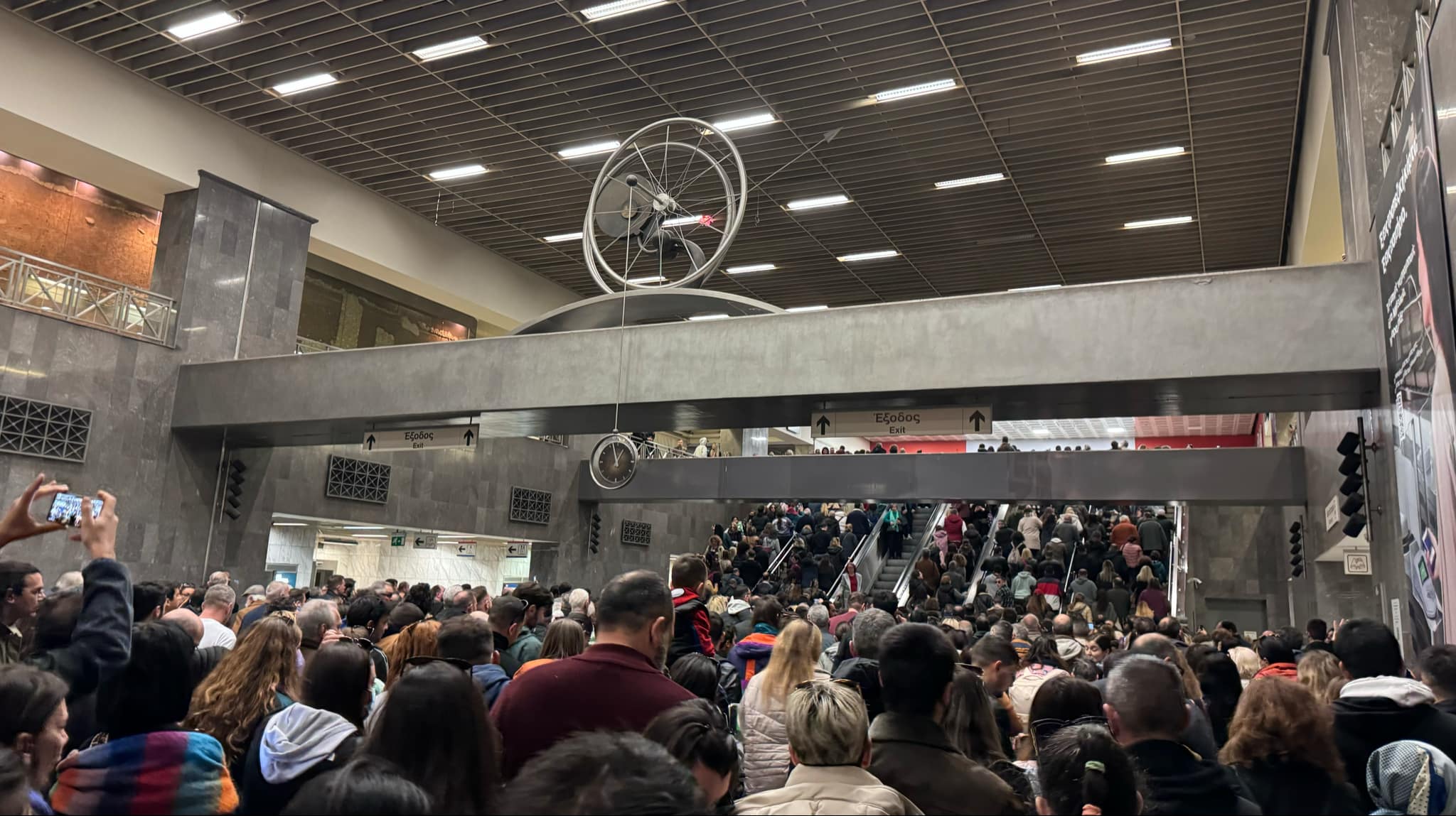 «Θα μπορούσα να ήμουν κι εγώ μέσα στο τρένο, θα μπορούσαμε να είμαστε όλοι»-1