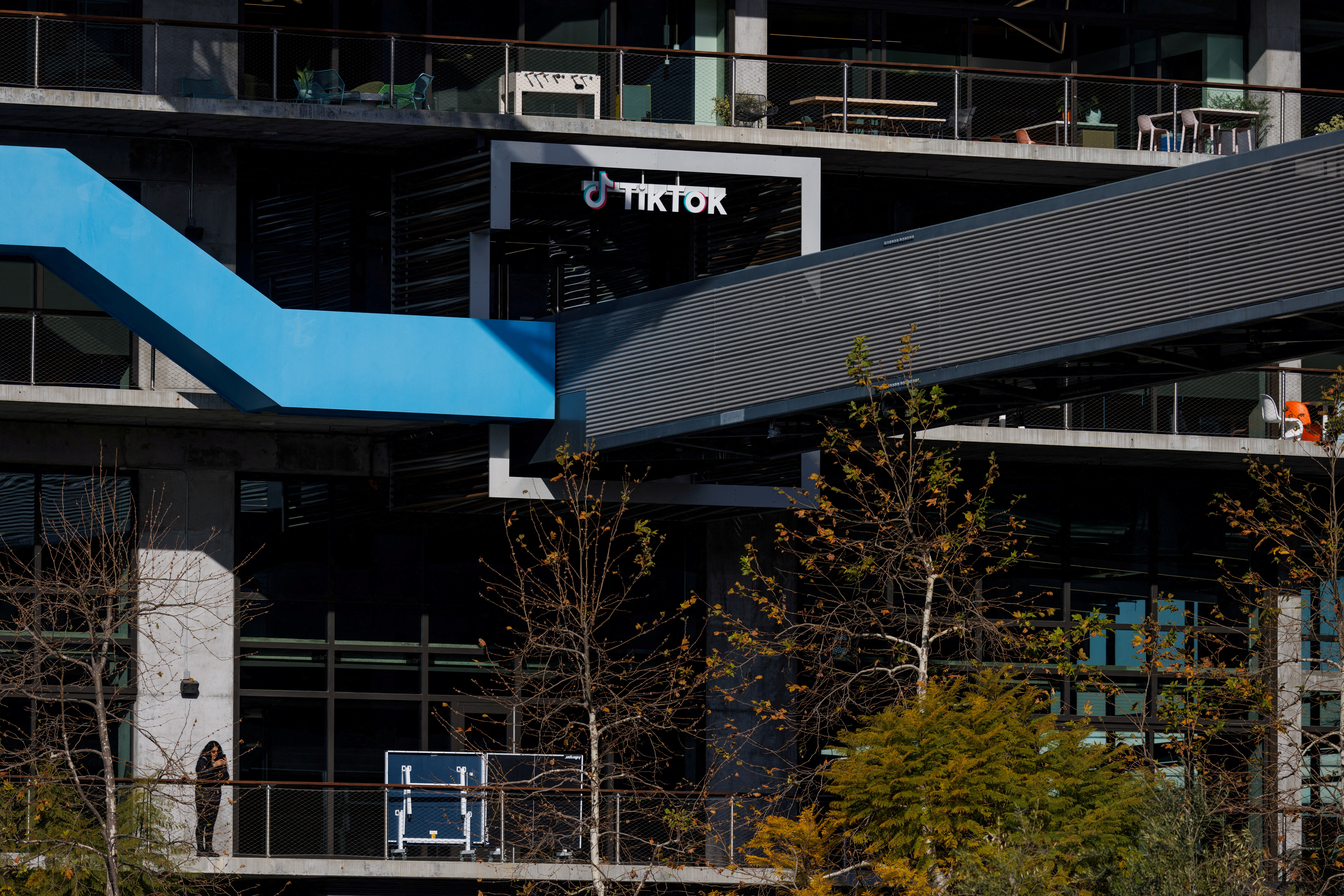 Bloomberg για TikTok: Η Κίνα εξετάζει πώληση στον Μασκ-1