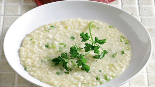 τραχανόσουπα-με-παρμεζάνα-563421706