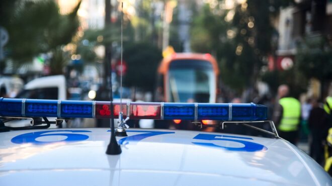 πειραιάς-σύγκρουση-τραμ-με-αυτοκίνητ-563444101