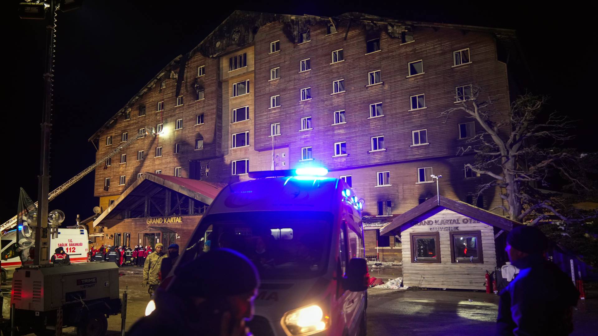 Τουρκία: Εντεκα συλλήψεις για την πυρκαγιά στο χιονοδρομικό με τους 76 νεκρούς-1