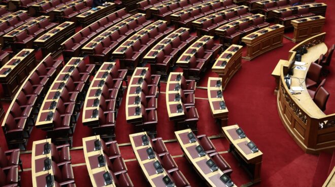 καθόμαστε-και-μιλάμε-με-τις-φωτογραφ-563446159