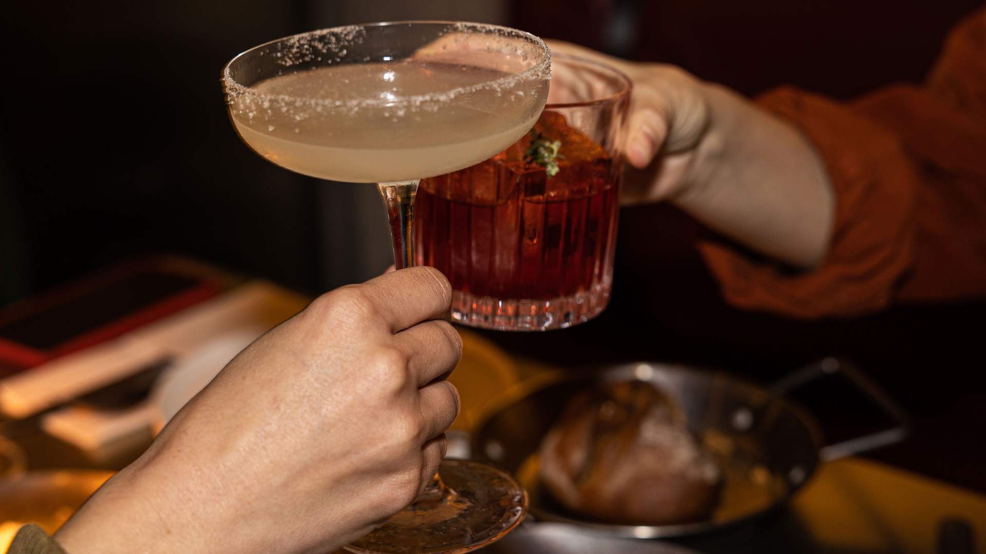 Ένα Βουλκανιζατέρ με ποτό, φαγητό και κάτι από τη ζωηράδα των 90s-6