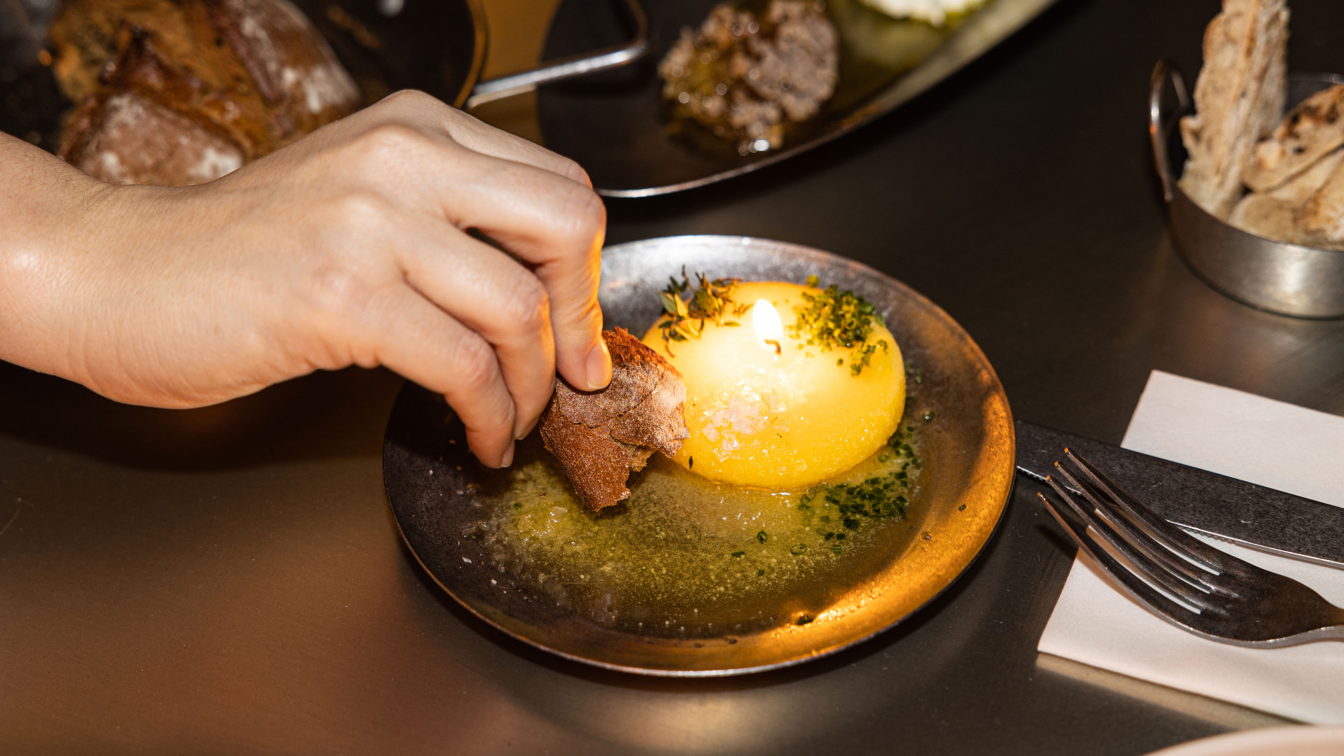 Ένα Βουλκανιζατέρ με ποτό, φαγητό και κάτι από τη ζωηράδα των 90s-5