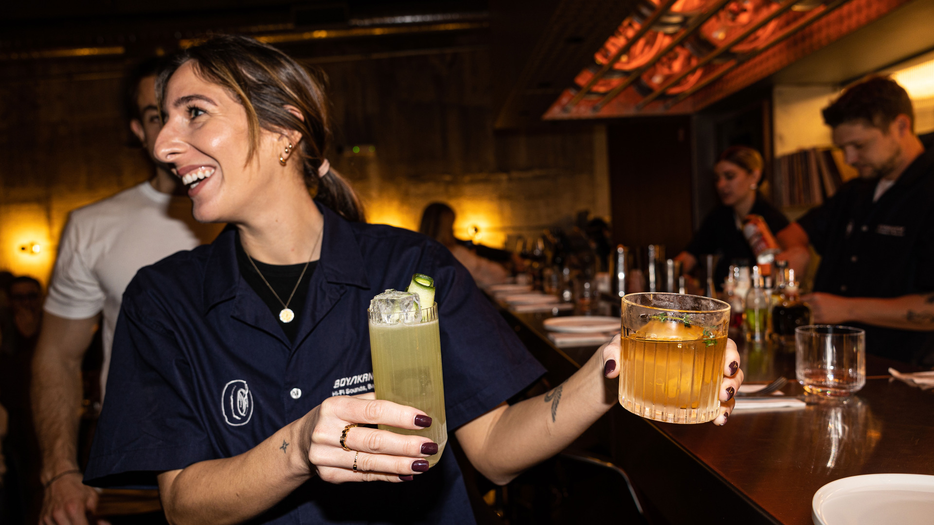 Ένα Βουλκανιζατέρ με ποτό, φαγητό και κάτι από τη ζωηράδα των 90s-3