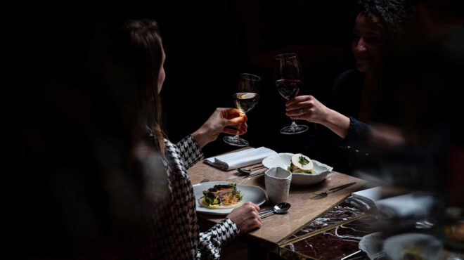 δειπνώντας-στην-πόλη-του-φωτός-στο-από-563453887