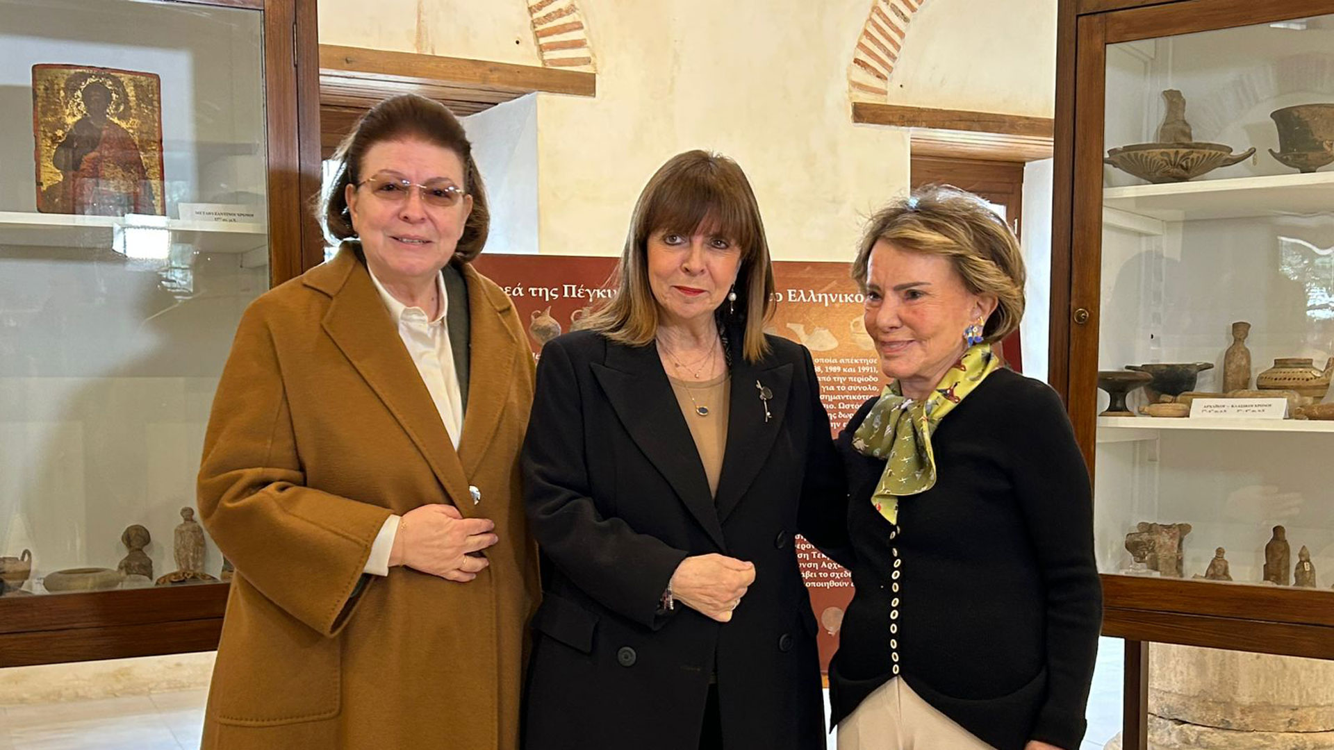 Λ. Μενδώνη: Οι συλλογές αρχαιοτήτων πρέπει να αποδίδονται στη χώρα – Παράδειγμα προς μίμηση η δωρεά Ζουμπουλάκη-3