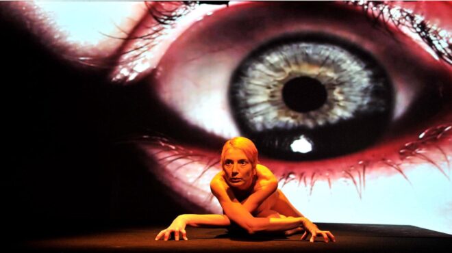 ο-γκρέγκορι-σάμσα-στο-σώμα-μιας-γυναίκ-563477335