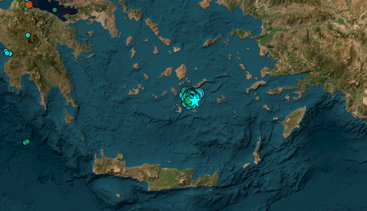 Σαντορίνη: Ωρες αγωνίας για τα συνεχόμενα Ρίχτερ-4