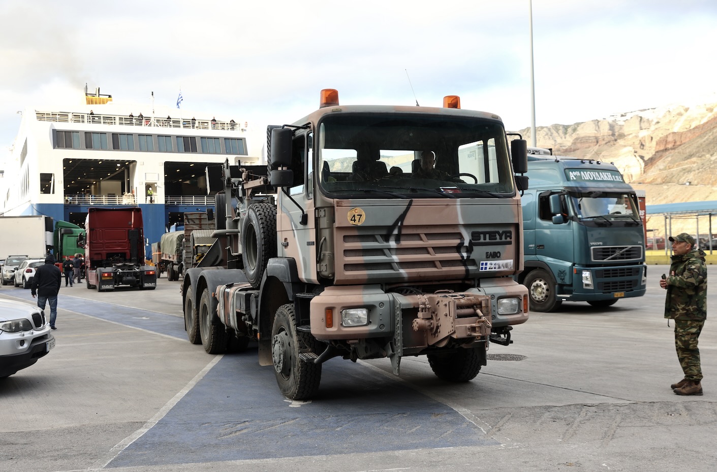 Σαντορίνη: Σε έντονους ρυθμούς η σεισμικότητα – 30 «τεσσάρια» σε 24 ώρες-2
