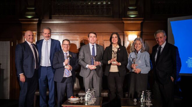 είμαστε-περήφανοι-ελληνες-βράβευ-563463496