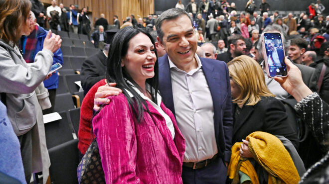 αλέξης-τσίπρας-ενα-βήμα-τη-φορά-563473204