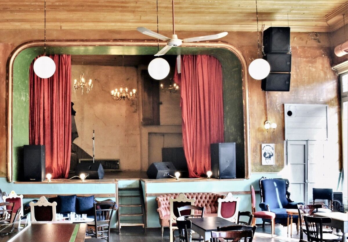 «Εδώ ο Αγγελόπουλος γύρισε τον “Θίασο” και έπινε καφέ η Ρόμι Σνάιντερ»-4