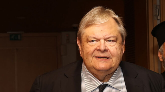 εντός-και-εκτός-βενιζέλος-ολα-τίθεν-563475706