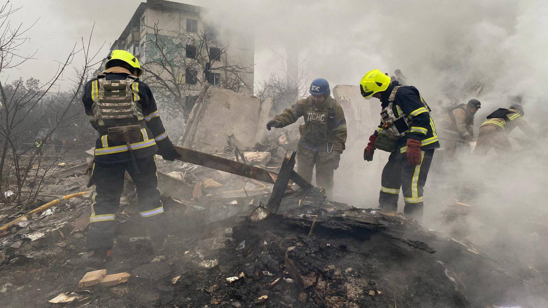 Ουκρανία: Τέσσερις νεκροί από ρωσικές αεροπορικές επιδρομές – Νέα έκκληση Ζελένσκι για βοήθεια-2