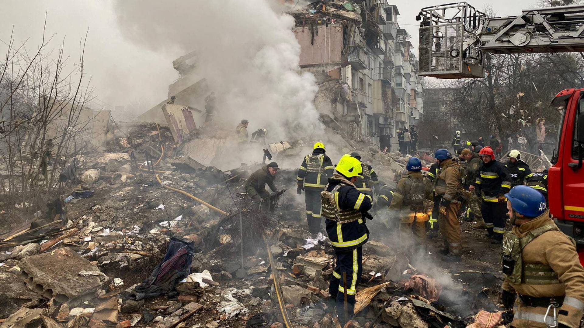 Ουκρανία: Τέσσερις νεκροί από ρωσικές αεροπορικές επιδρομές – Νέα έκκληση Ζελένσκι για βοήθεια-1