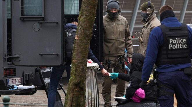 πυροβολισμοί-στις-βρυξέλλες-σε-σταθμ-563454067