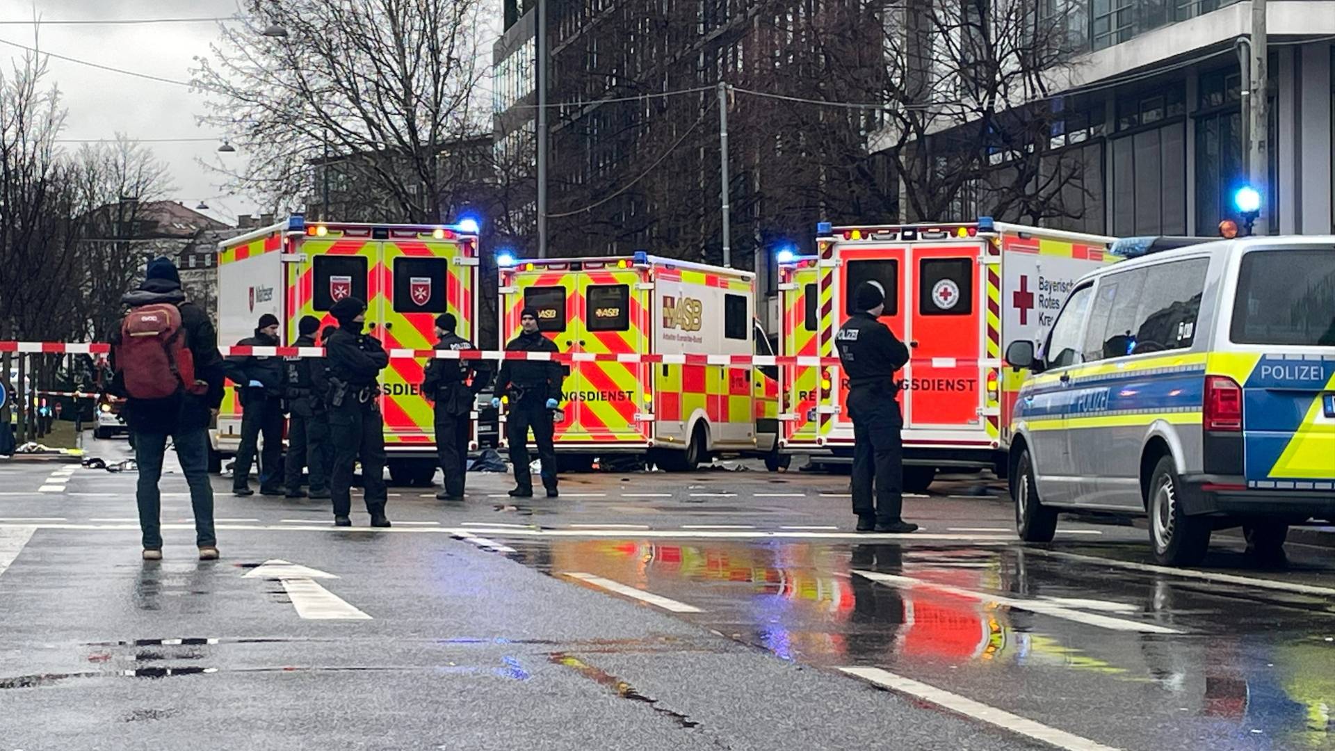 Μόναχο: Αυτοκίνητο έπεσε σε πλήθος ανθρώπων – Τουλάχιστον 27 τραυματίες-1