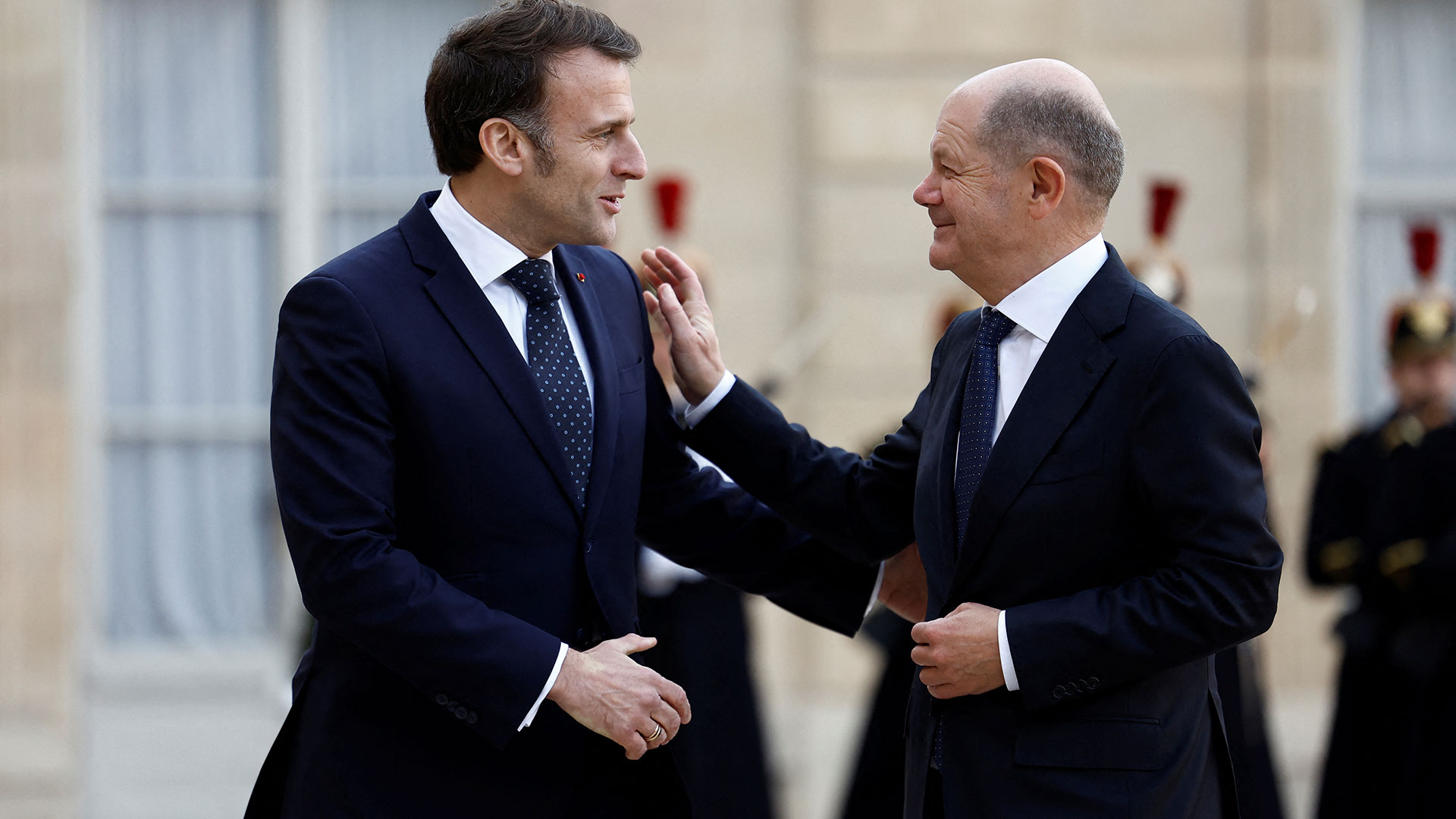 Παρίσι: «Απρόθυμες» να στείλουν στρατό Πολωνία, Γερμανία και Ισπανία-1