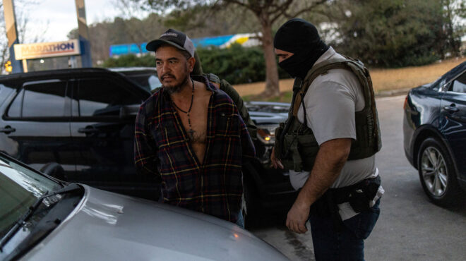 ηπα-νεκρός-αστυνομικός-όταν-ένοπλος-π-563481097