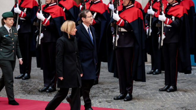 ο-αραβικός-κόσμος-ψάχνει-απάντηση-στο-563477308