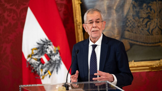 αυστρία-πρόσω-ολοταχώς-για-τρικομματ-563481907