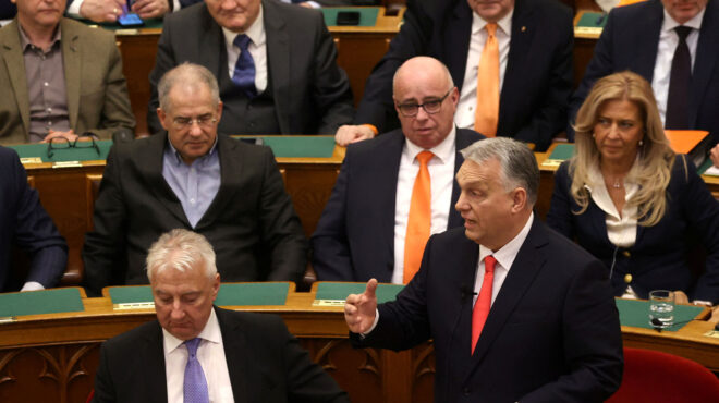 ο-ορμπαν-βάζει-μπλόκο-στο-budapest-pride-το-στέλν-563488591