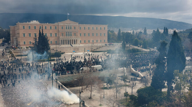 διαδηλώσεις-για-τα-τέμπη-λιποθυμικά-563492644