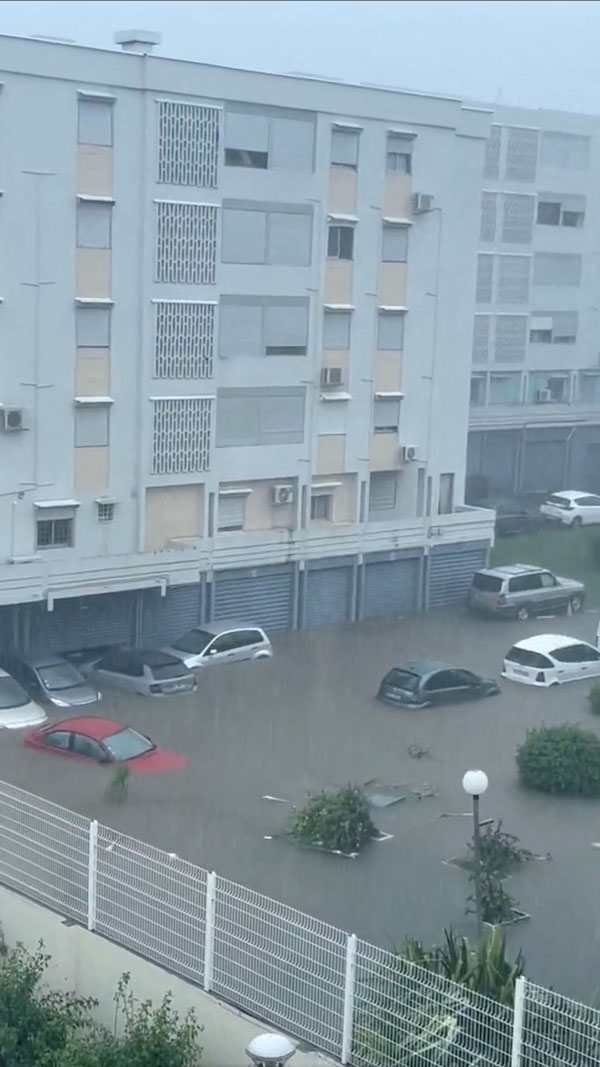 Κυκλώνας έπληξε γαλλικό νησί στον Ινδικό – Τουλάχιστον 3 νεκροί-3