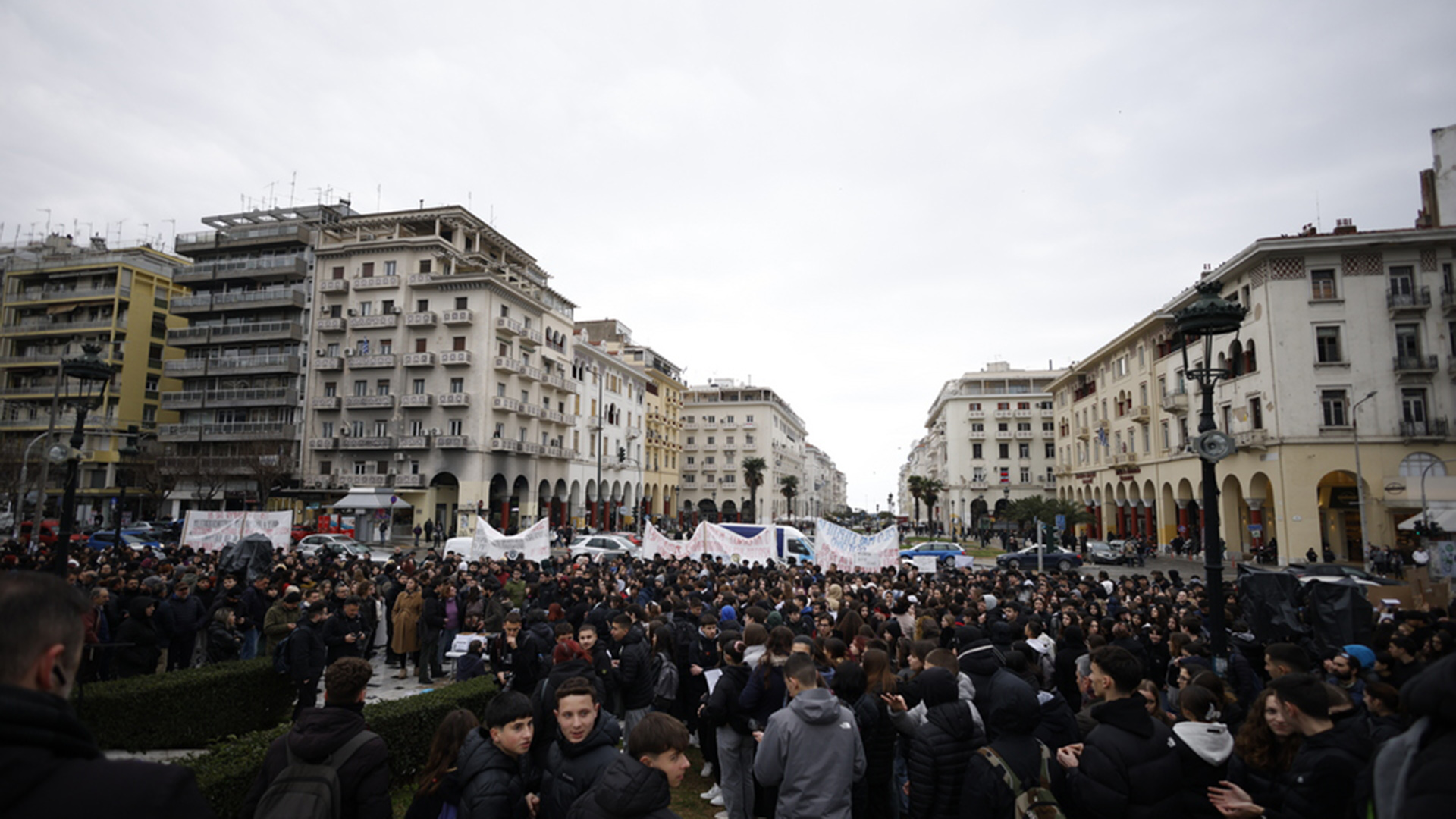 Τέμπη: Ολοκληρώθηκε το πανεκπαιδευτικό συλλαλητήριο στα Προπύλαια – Κινητοποιήσεις σε όλη τη χώρα [φωτογραφίες]-9