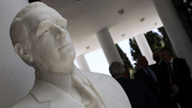 θεωρείο-απεβίωσε-ο-έμπιστος-του-καρ-563465560