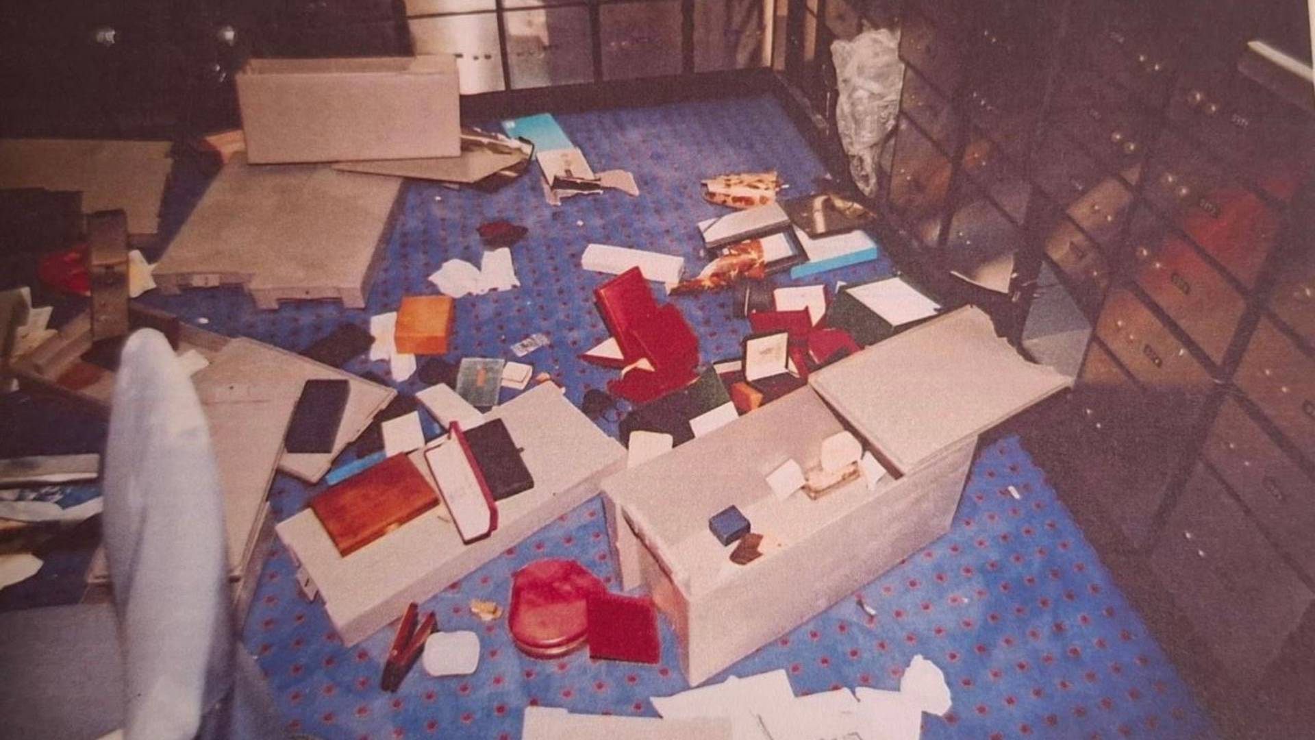 Φωτογραφίες από το ριφιφί των 4 εκατ. το 2008 – Το χρονικό της εξιχνίασης-3