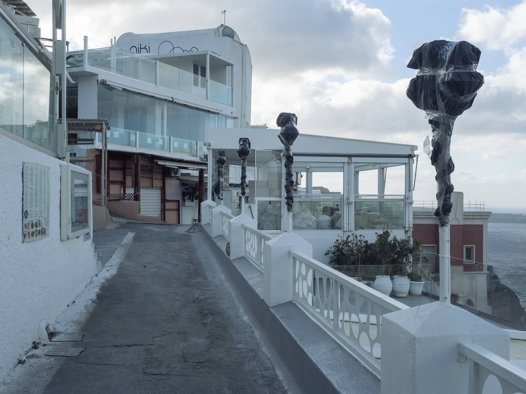 Ο έρημος παράδεισος που τρέμει και ξαγρυπνά-1