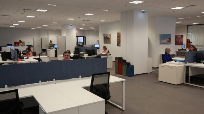 αυξήσεις-μισθών-σε-δημοσίους-υπαλλήλ-563489482