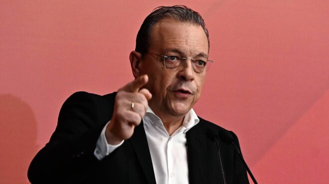 σωκράτης-φάμελλος-μεταπράτες-563480632