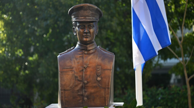 εντός-και-εκτός-φάροι-ελευθερίας-που-563448352