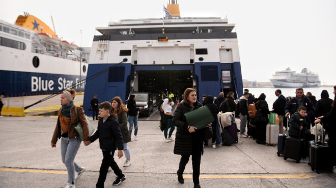 αδειάζει-η-σαντορίνη-αποχωρούν-ερ-563450080