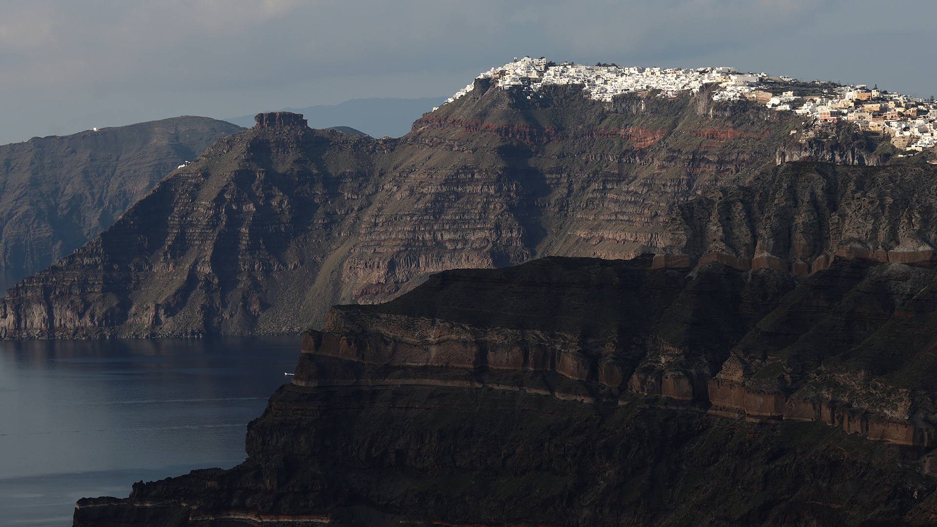 Σεισμός τώρα: 5 Ρίχτερ ανάμεσα σε Σαντορίνη και Αμοργό, αισθητός στην Αττική-8