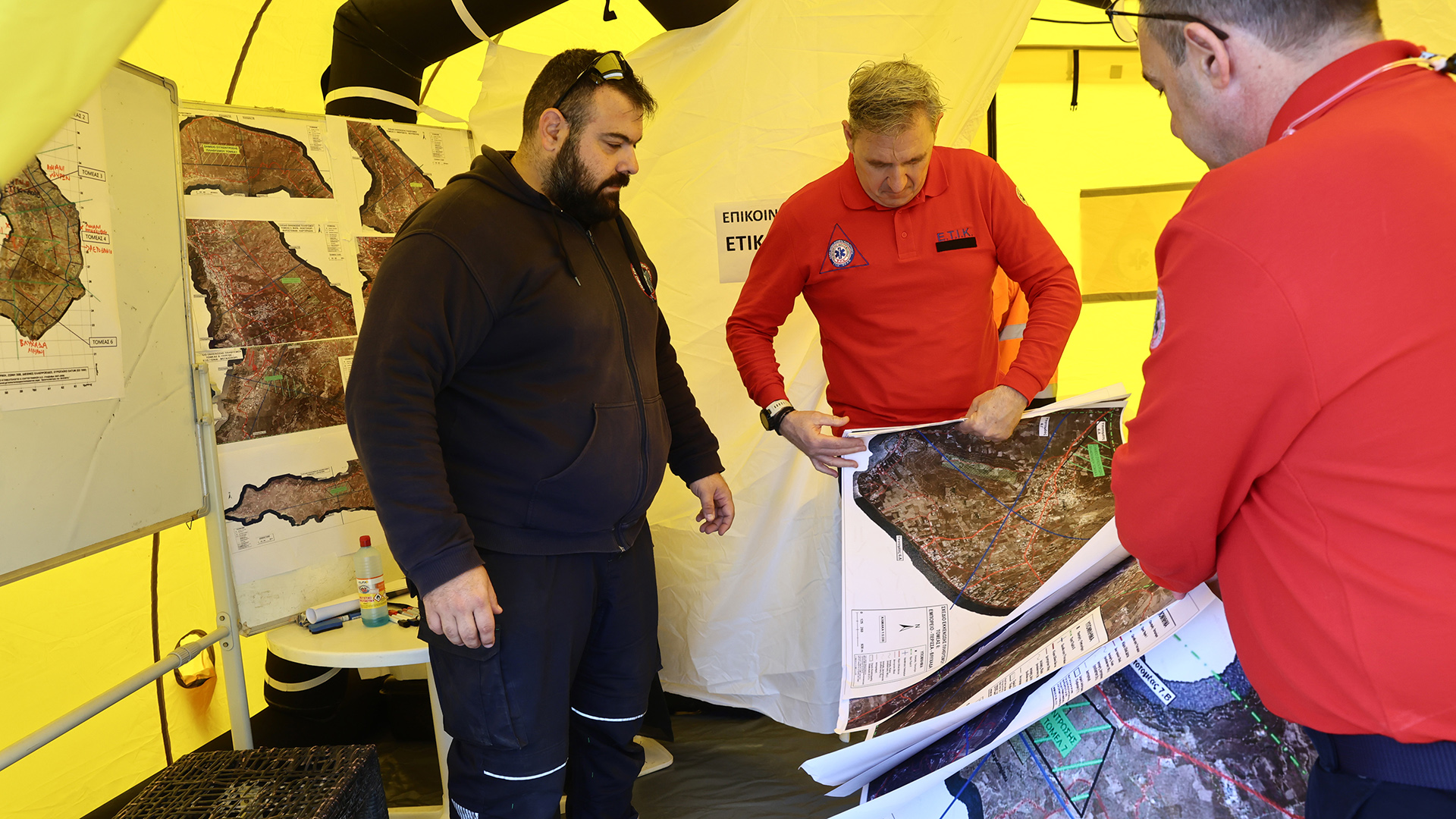 Σεισμός τώρα: 5 Ρίχτερ ανάμεσα σε Σαντορίνη και Αμοργό, αισθητός στην Αττική-1