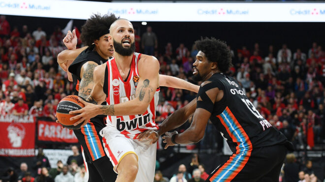 ολυμπιακός-διπλό-πρωτιάς-στο-παρίσ-563455075