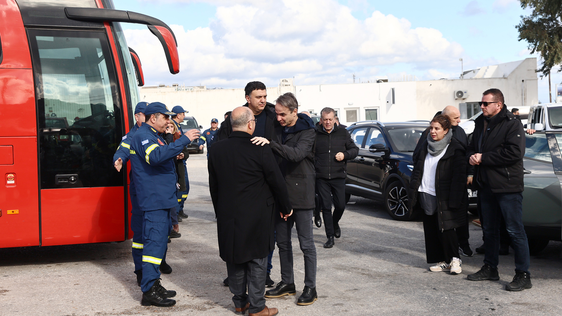 Στη Σαντορίνη ο Κυριάκος Μητσοτάκης – «Συνιστώ ψυχραιμία στους κατοίκους»-6